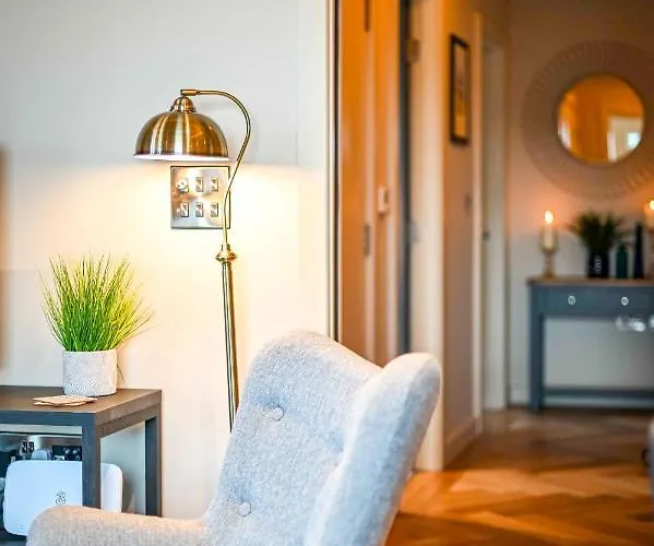 No 3, Within The Walls, Free Parking 別荘 *