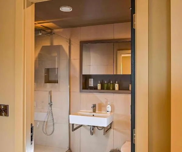 別荘 No 3, Within The Walls, Free Parking *