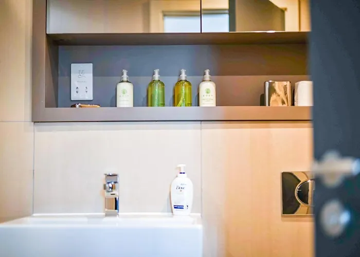 No 3, Within The Walls, Free Parking 別荘