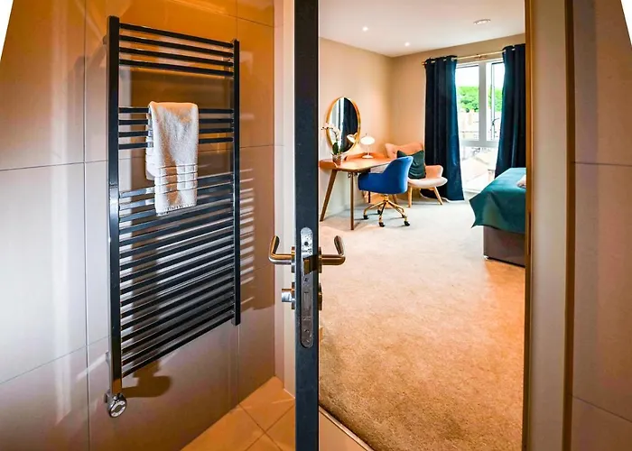 No 3, Within The Walls, Free Parking 別荘 *