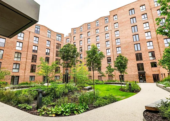 No 3, Within The Walls, Free Parking ヨーク