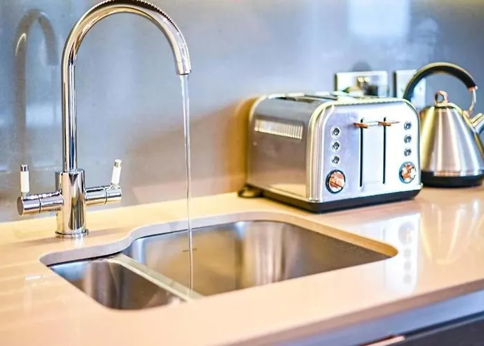 No 3, Within The Walls, Free Parking 別荘 *