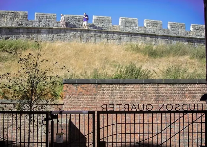 別荘 No 3, Within The Walls, Free Parking *