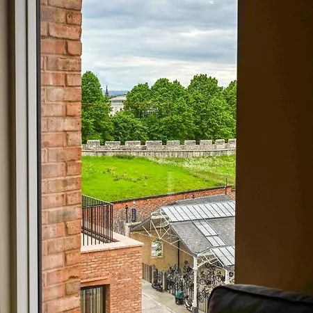 No 3, Within The Walls, Free Parking * York