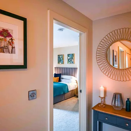No 3, Within The Walls, Free Parking Holiday home