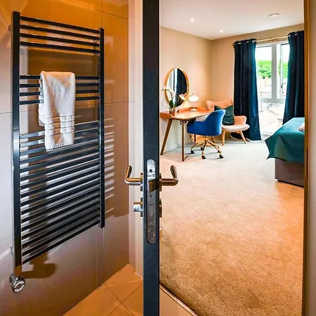 No 3, Within The Walls, Free Parking Holiday home *