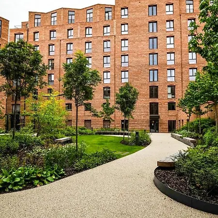 No 3, Within The Walls, Free Parking Dom wakacyjny